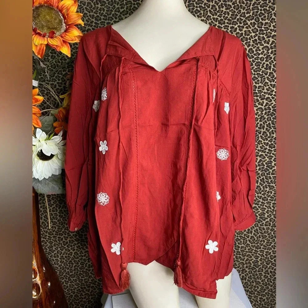 🌴3/$30🌴DOE & RAE Red/White Embroidered Long Sleeve Boho Peasant Top NWT